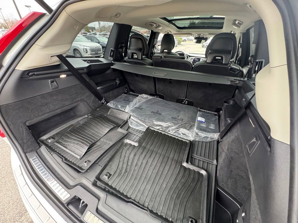 Used 2022 Volvo XC90 T6 Momentum w/ Advanced Package image 33