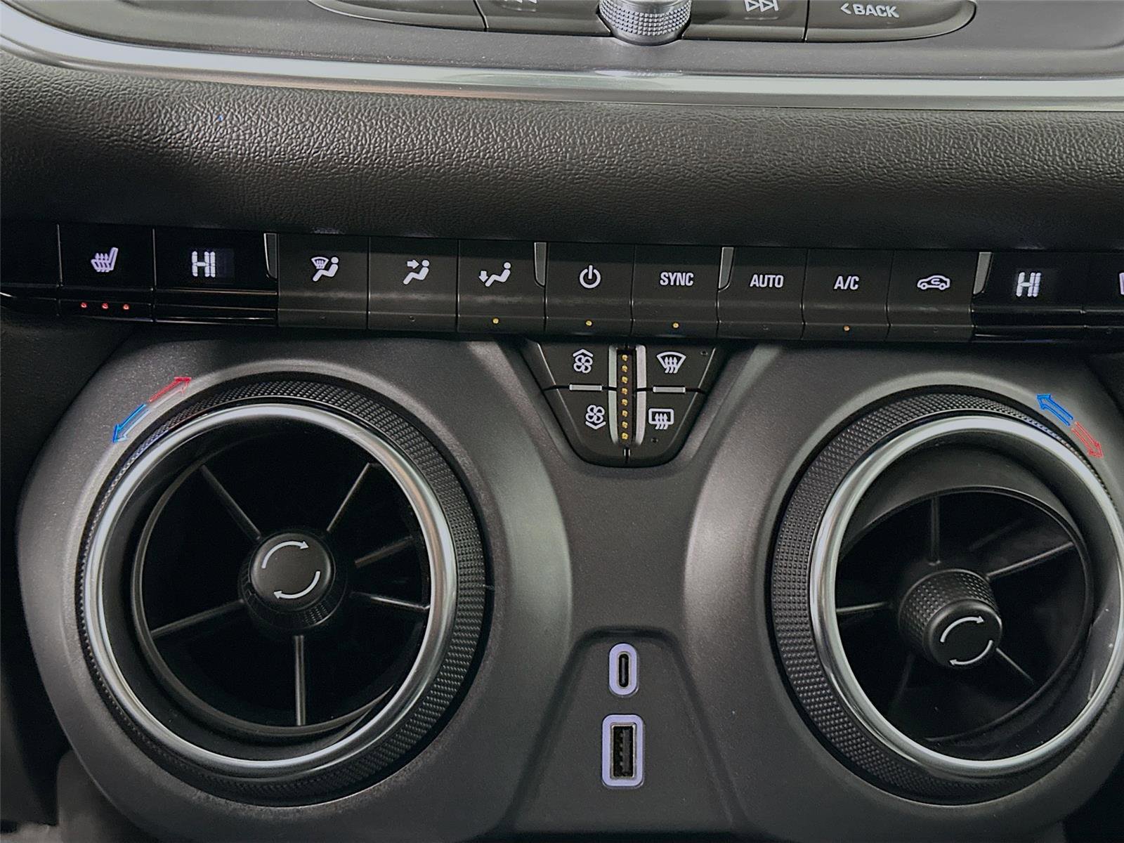 Used 2025 Chevrolet Blazer LT image 16