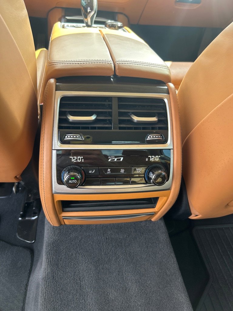 Used 2016 BMW 740i image 18