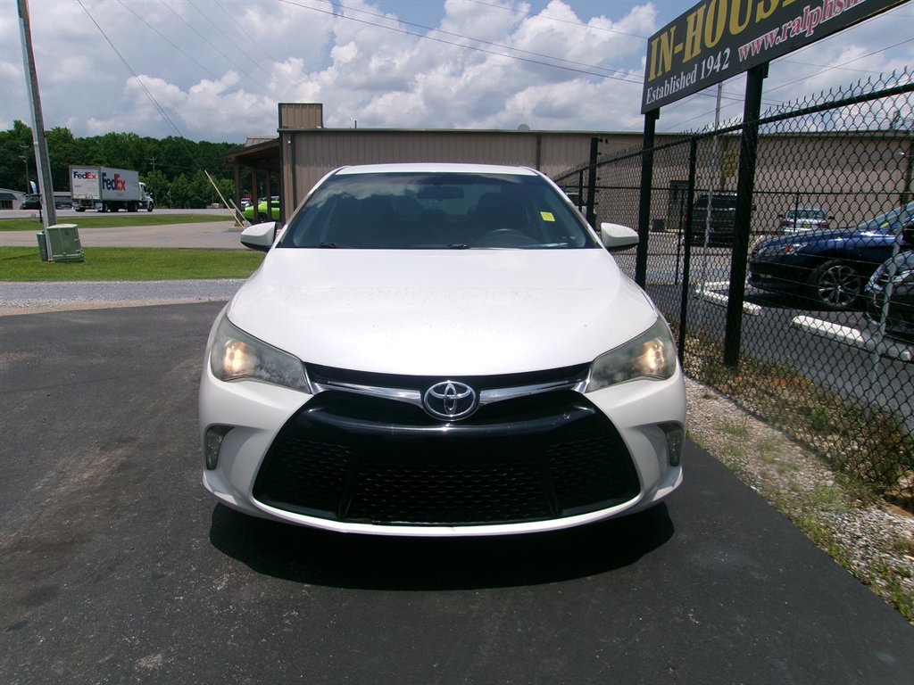 Used 2015 Toyota Camry SE image 4