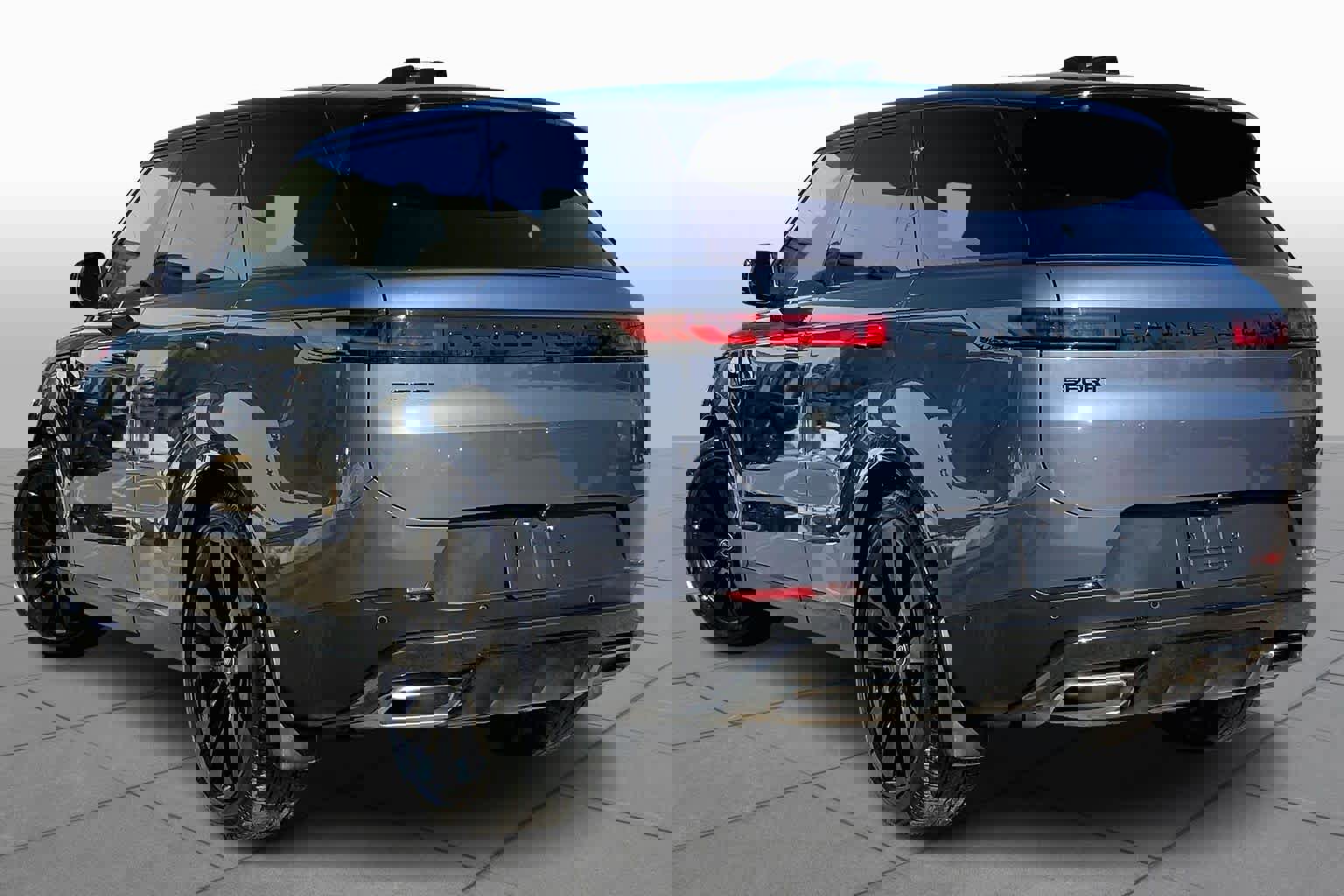 Used 2025 Land Rover Range Rover Sport SE image 11