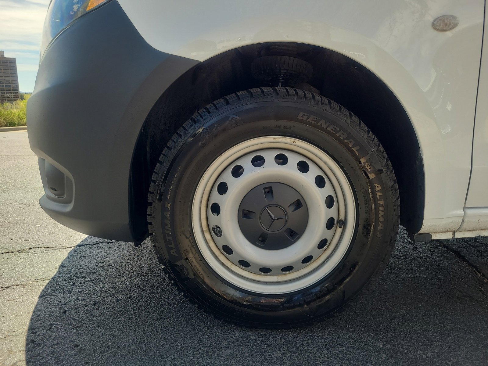 Used 2023 Mercedes-Benz Metris image 26