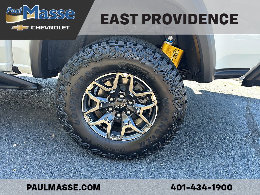 Used 2024 Chevrolet Colorado ZR2 w/ Safety Package AWD/4WD image 9