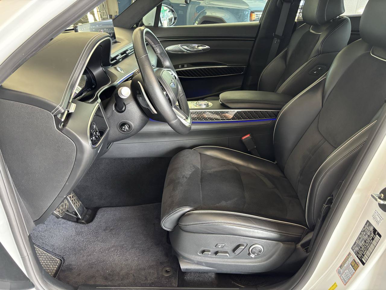Used 2022 Genesis GV70 3.5T Sport w/ Sport Prestige Package AWD/4WD image 13