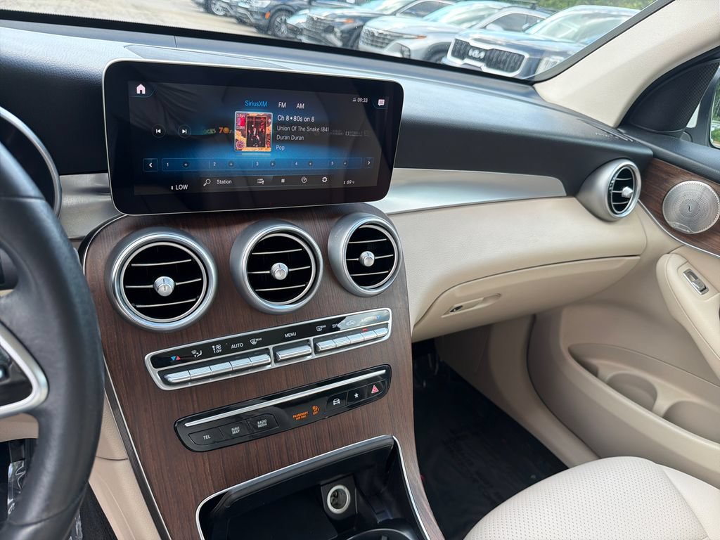 Used 2021 Mercedes-Benz GLC 300 w/ Premium Package image 30