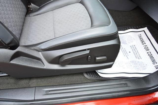 Used 2015 Chevrolet Colorado Z71 image 30