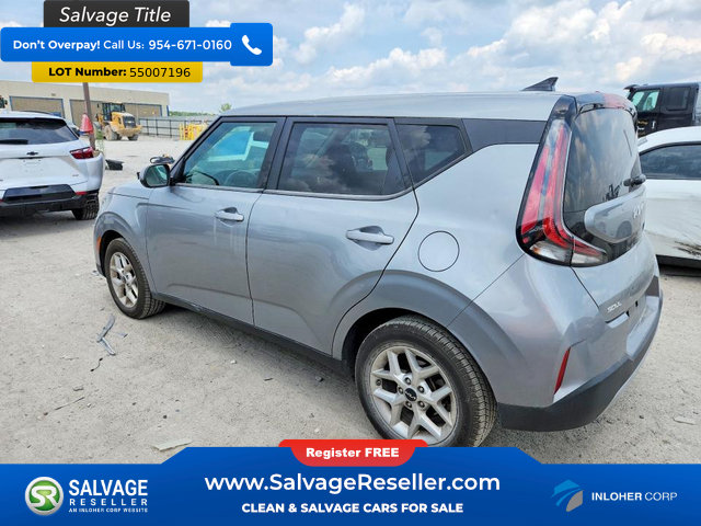 Used 2023 Kia Soul LX w/ LX Technology Package FWD image 3