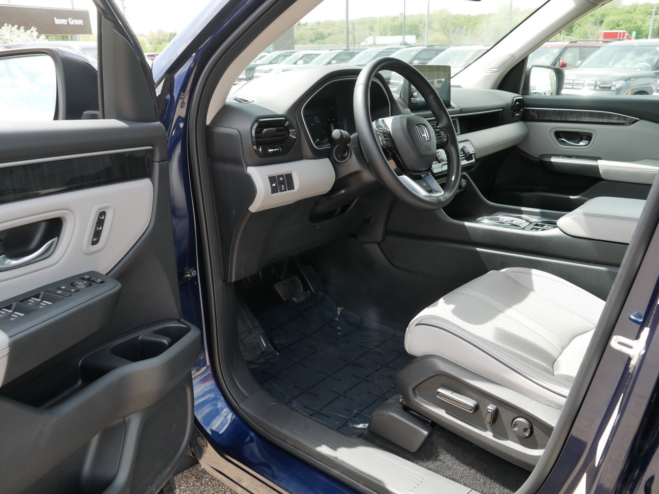 Used 2023 Honda Pilot Elite image 11