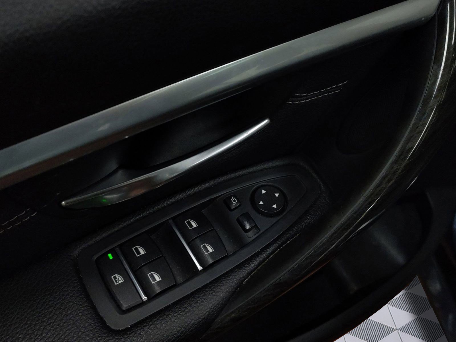 Used 2017 BMW 330i xDrive Sedan image 11