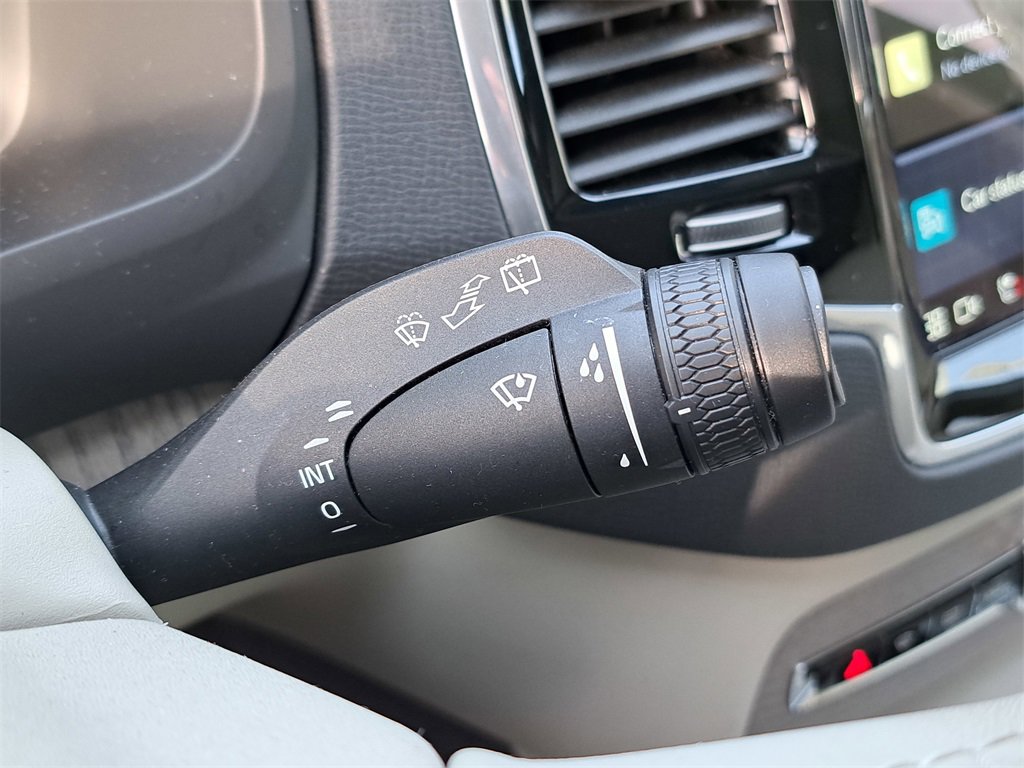 Used 2024 Volvo XC90 B5 Plus w/ Protection Package image 9