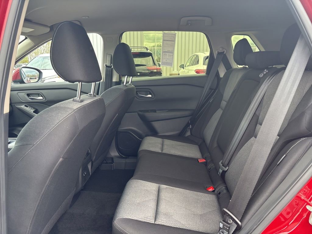 Used 2024 Nissan Rogue SV AWD/4WD image 15