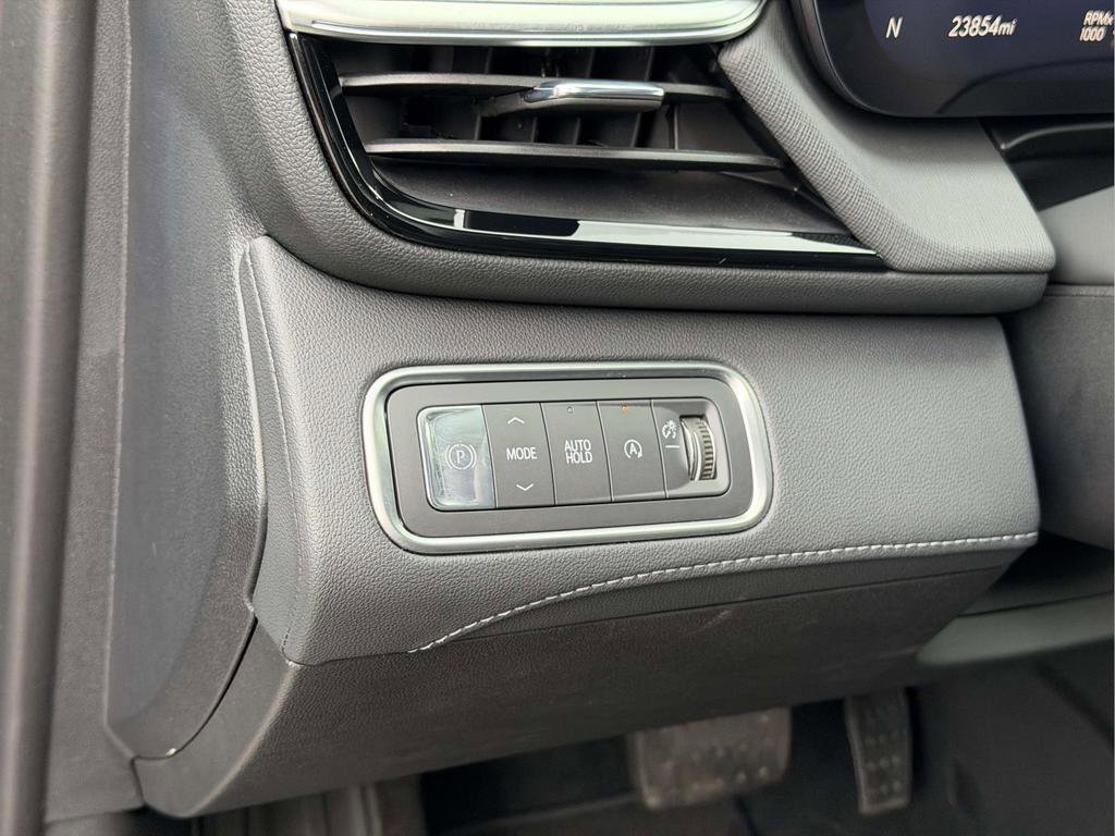 Used 2025 Buick Enclave Preferred FWD image 18