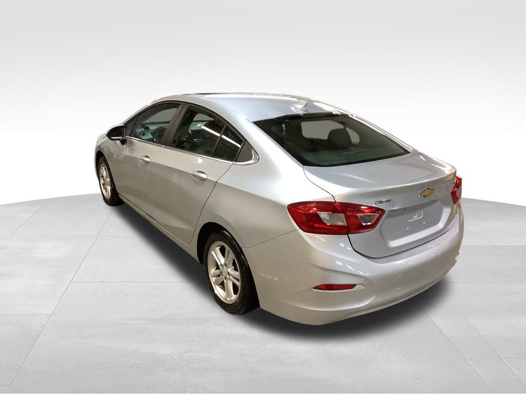 Used 2017 Chevrolet Cruze LT w/ Sun And Sound Package image 5