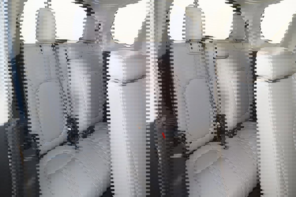 Used 2024 Honda Pilot Touring image 15