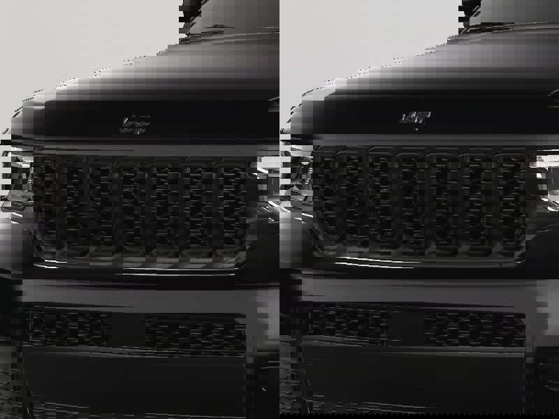 New 2025 Jeep Grand Cherokee L Altitude image 14