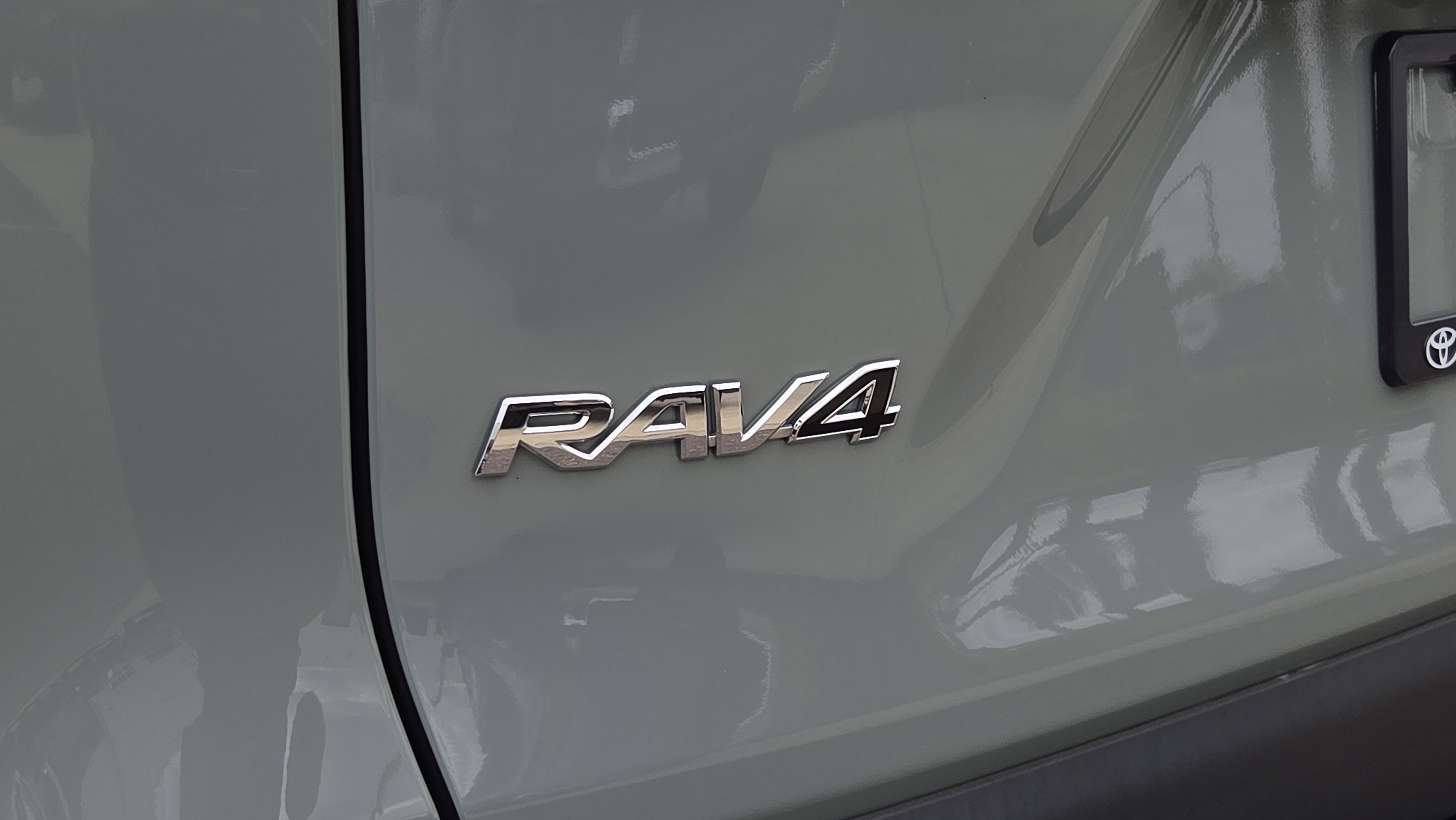 Used 2023 Toyota RAV4 XLE Premium image 35