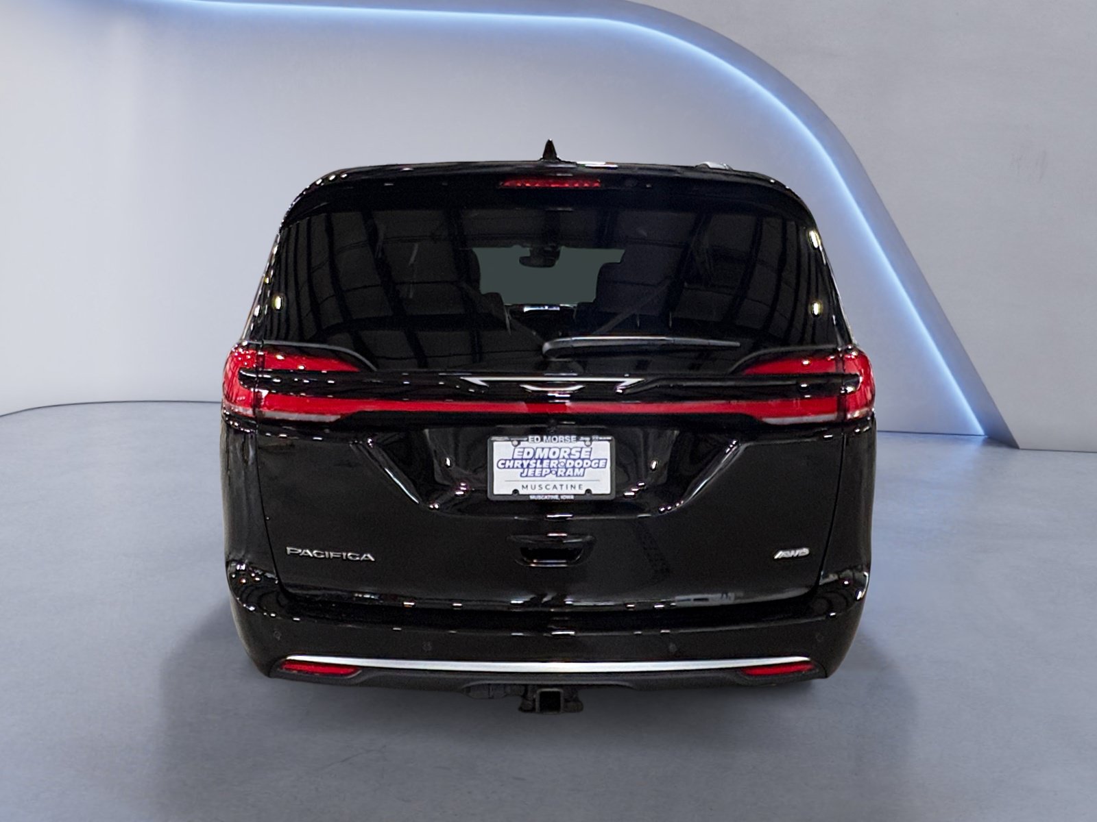 New 2027 Chrysler Pacifica Pinnacle w/ Theater Group AWD/4WD image 4