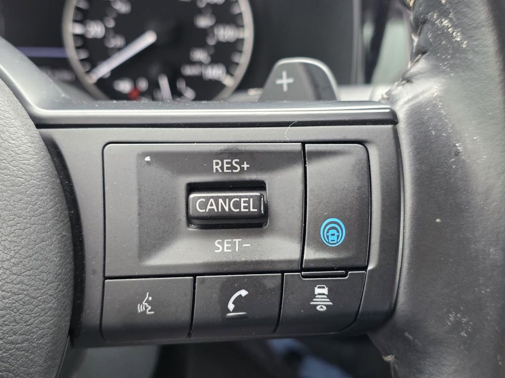 Used 2024 Nissan Pathfinder SV FWD image 30