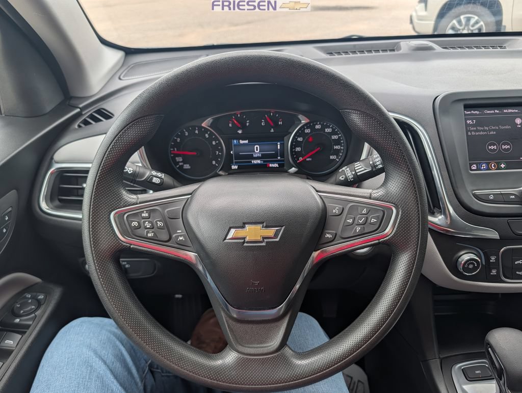 Used 2024 Chevrolet Equinox LS w/ LS Convenience Package AWD/4WD image 2