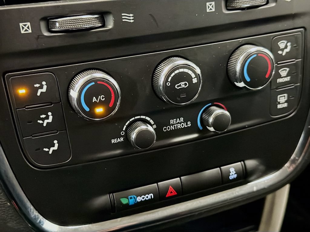 Used 2019 Dodge Grand Caravan SE w/ UConnect Hands-Free Group FWD image 14