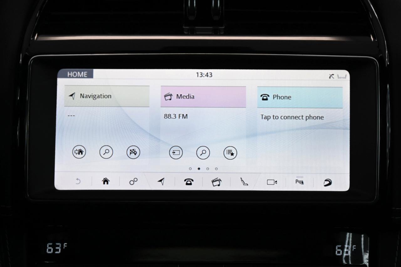 Used 2020 Jaguar F-PACE SVR image 33