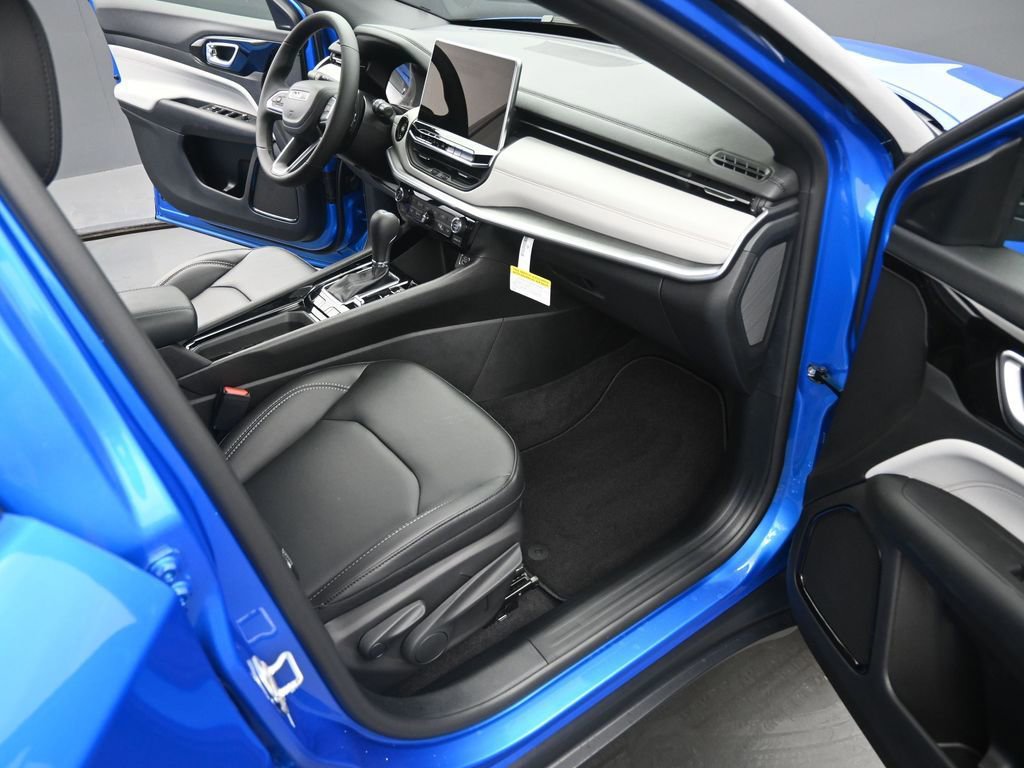 New 2026 Jeep Compass Limited image 17