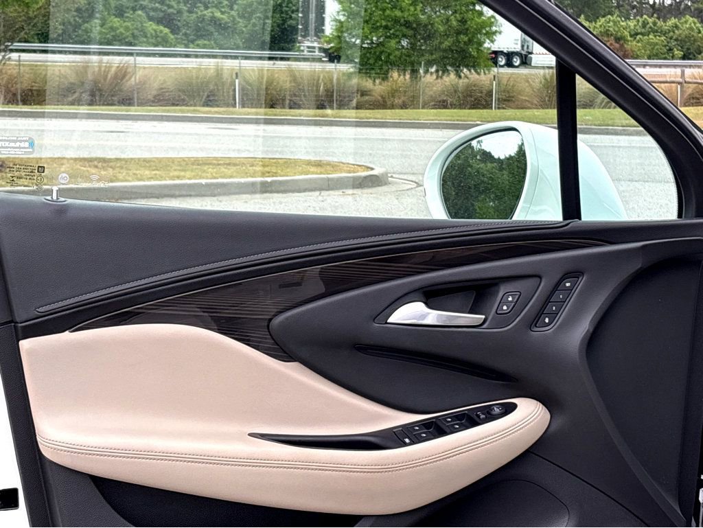 Used 2020 Buick Envision Essence w/ Experience Buick Package FWD image 10