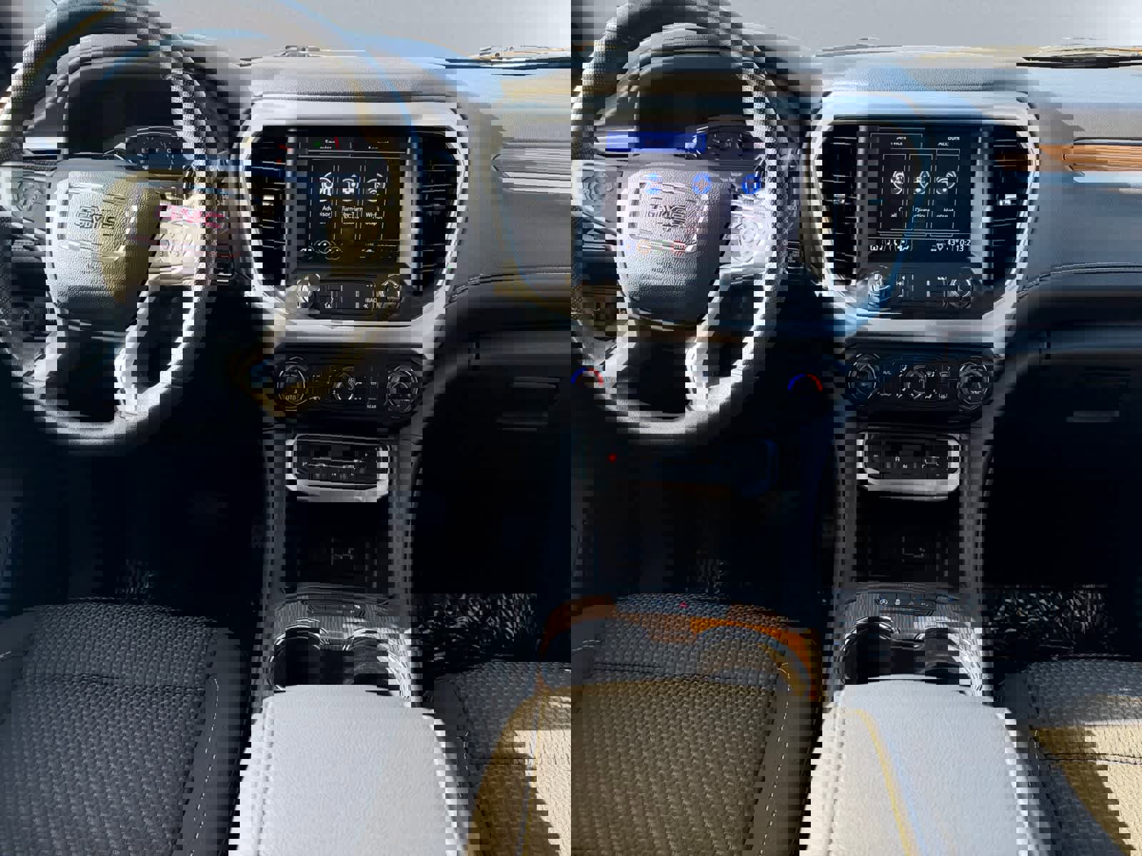 Used 2023 GMC Acadia SLE w/ Driver Convenience Package image 6