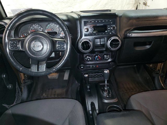 Used 2015 Jeep Wrangler Unlimited Sport w/ Connectivity Group AWD/4WD image 14