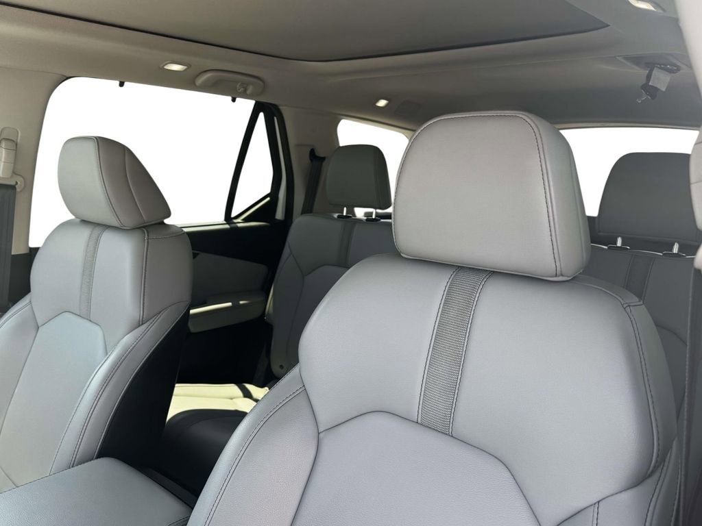 Used 2023 Honda Pilot Touring image 18
