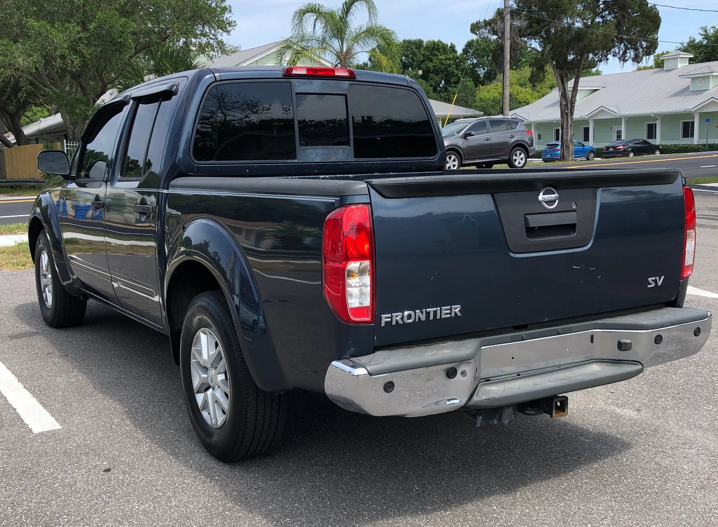Used 2016 Nissan Frontier SV w/ SV Value Truck Package RWD image 5