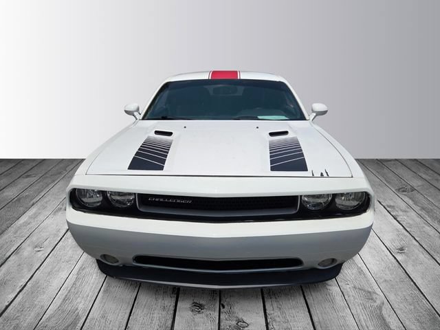 Used 2014 Dodge Challenger SXT RWD image 3