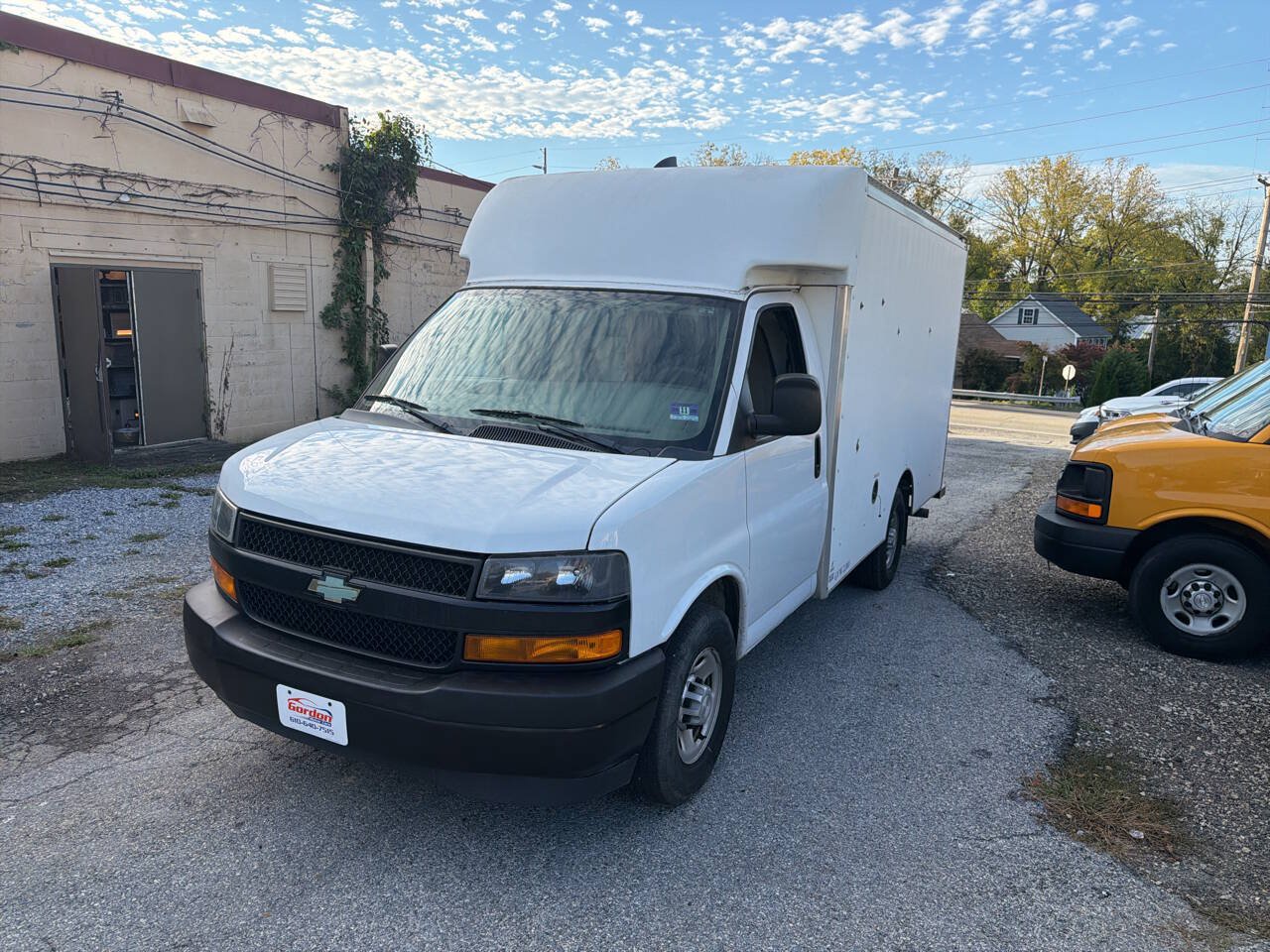 Used 2018 Chevrolet Express 3500 RWD image 3