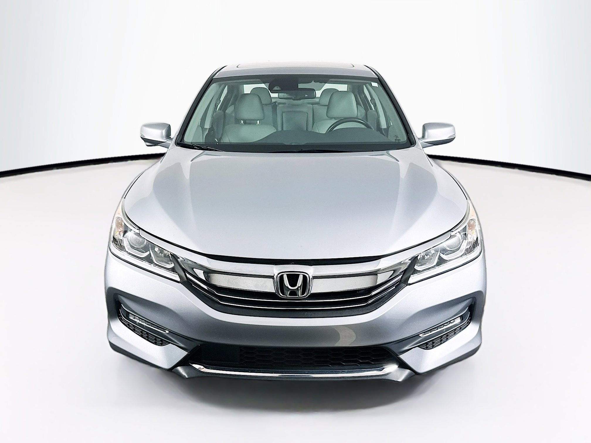 Used 2017 Honda Accord EX-L image 2