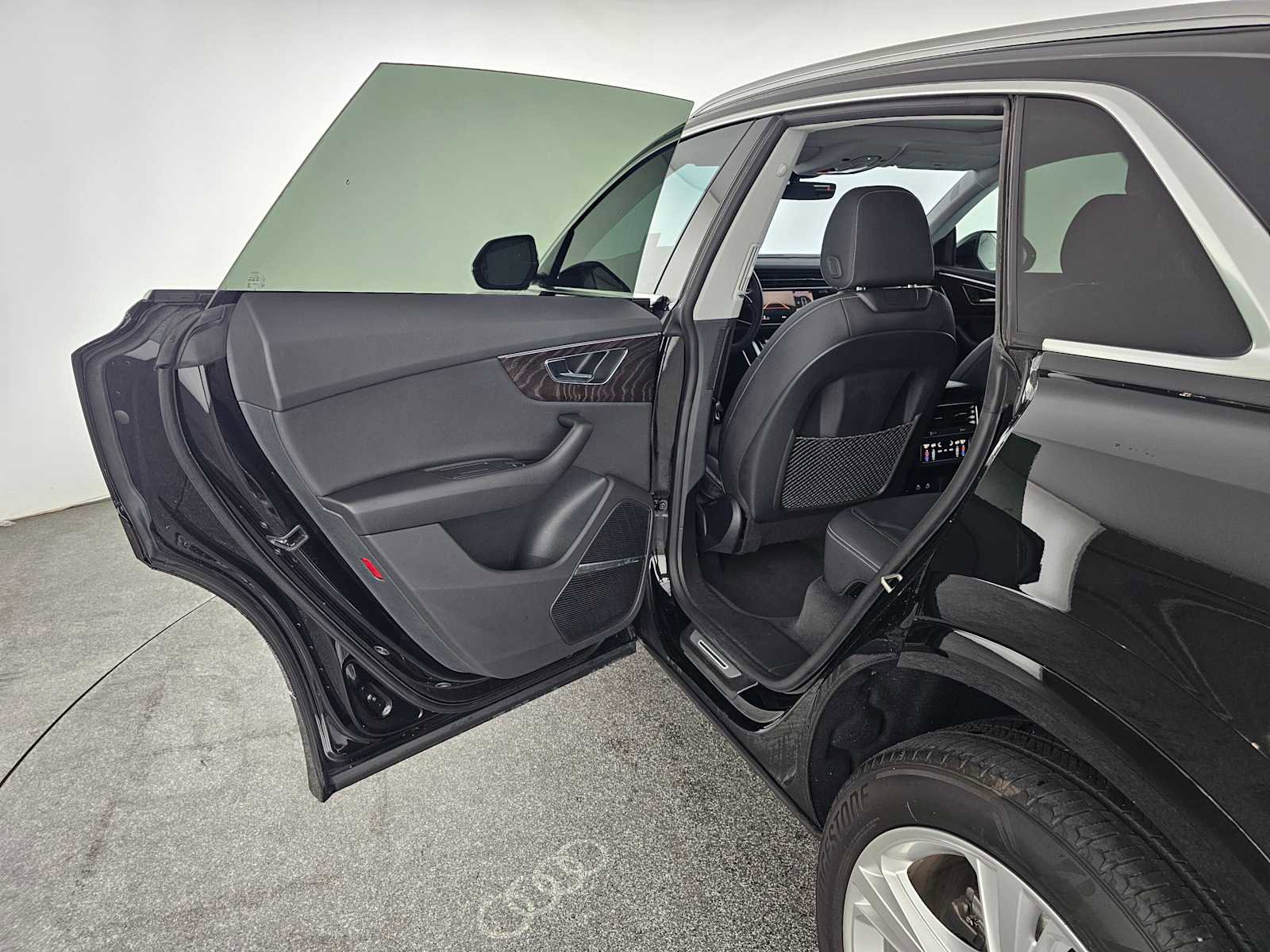 Used 2022 Audi Q8 Premium Plus image 15