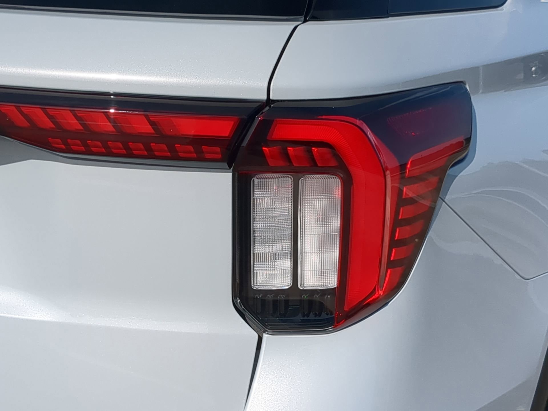 New 2026 Ford Explorer Active RWD image 48
