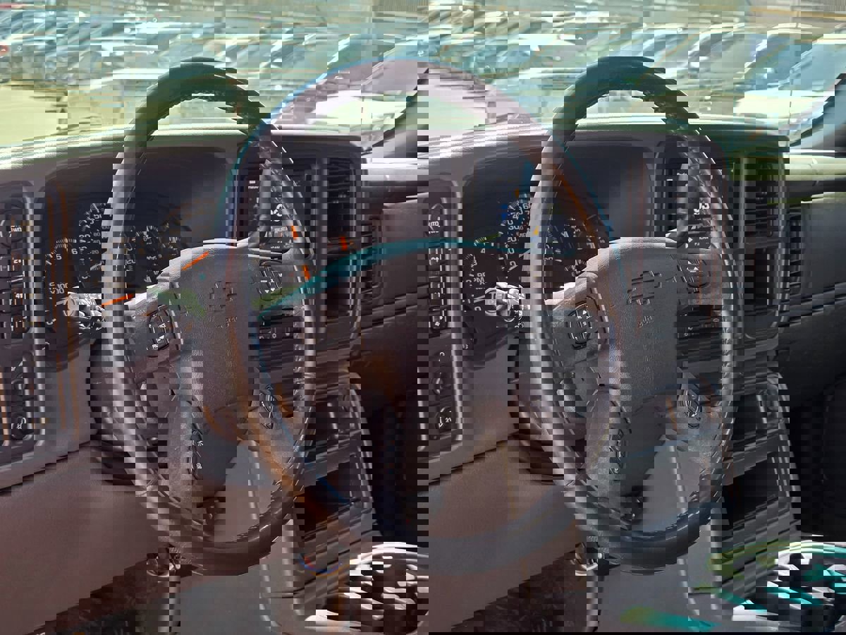 Used 2005 Chevrolet Silverado 1500 LS AWD/4WD image 20