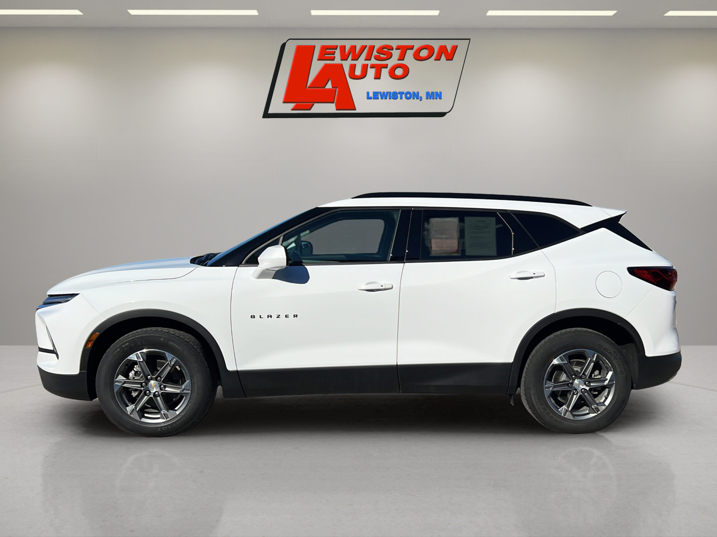 Certified 2025 Chevrolet Blazer LT w/ Convenience Package AWD/4WD image 10