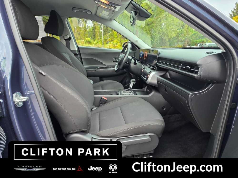 Used 2025 Hyundai Kona SEL FWD image 15