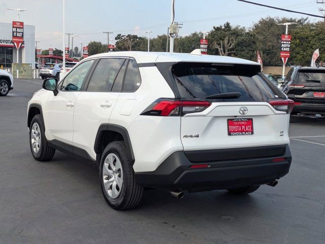 Used 2024 Toyota RAV4 LE image 10