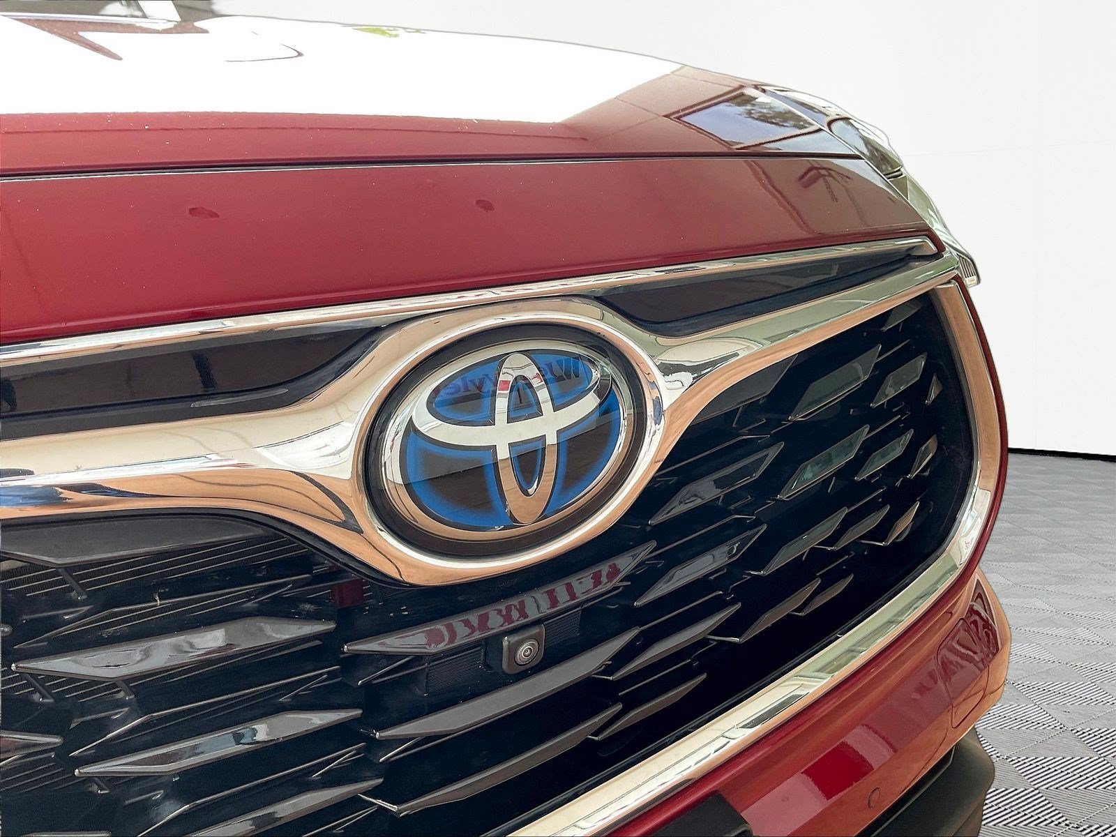 Used 2023 Toyota Highlander Limited AWD/4WD image 32