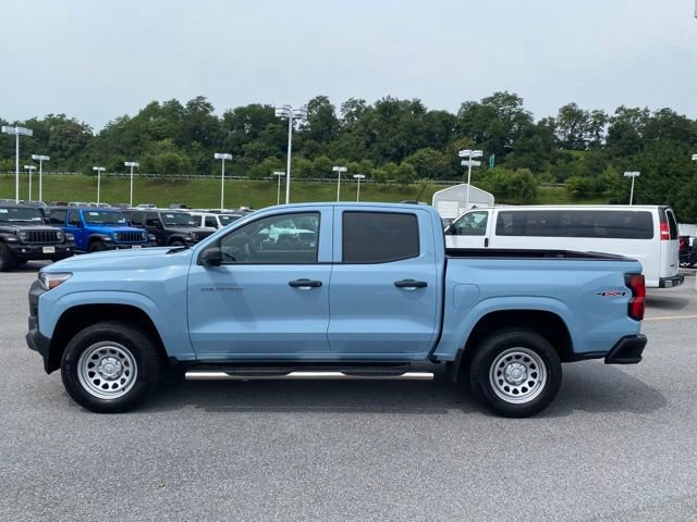 Used 2025 Chevrolet Colorado W/T w/ Advanced Trailering Package AWD/4WD image 2