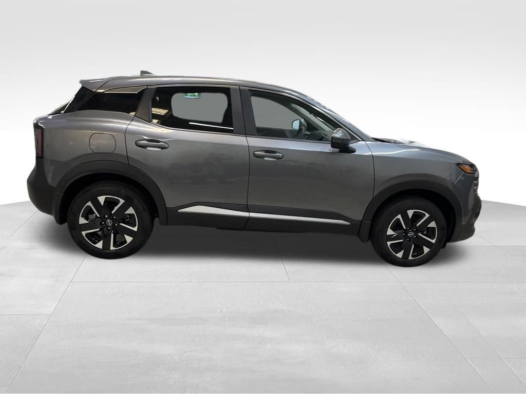 Used 2025 Nissan Kicks SV AWD/4WD image 6