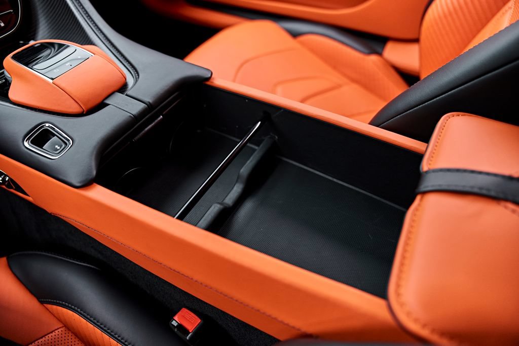 Used 2023 Aston Martin DBS Coupe RWD image 78