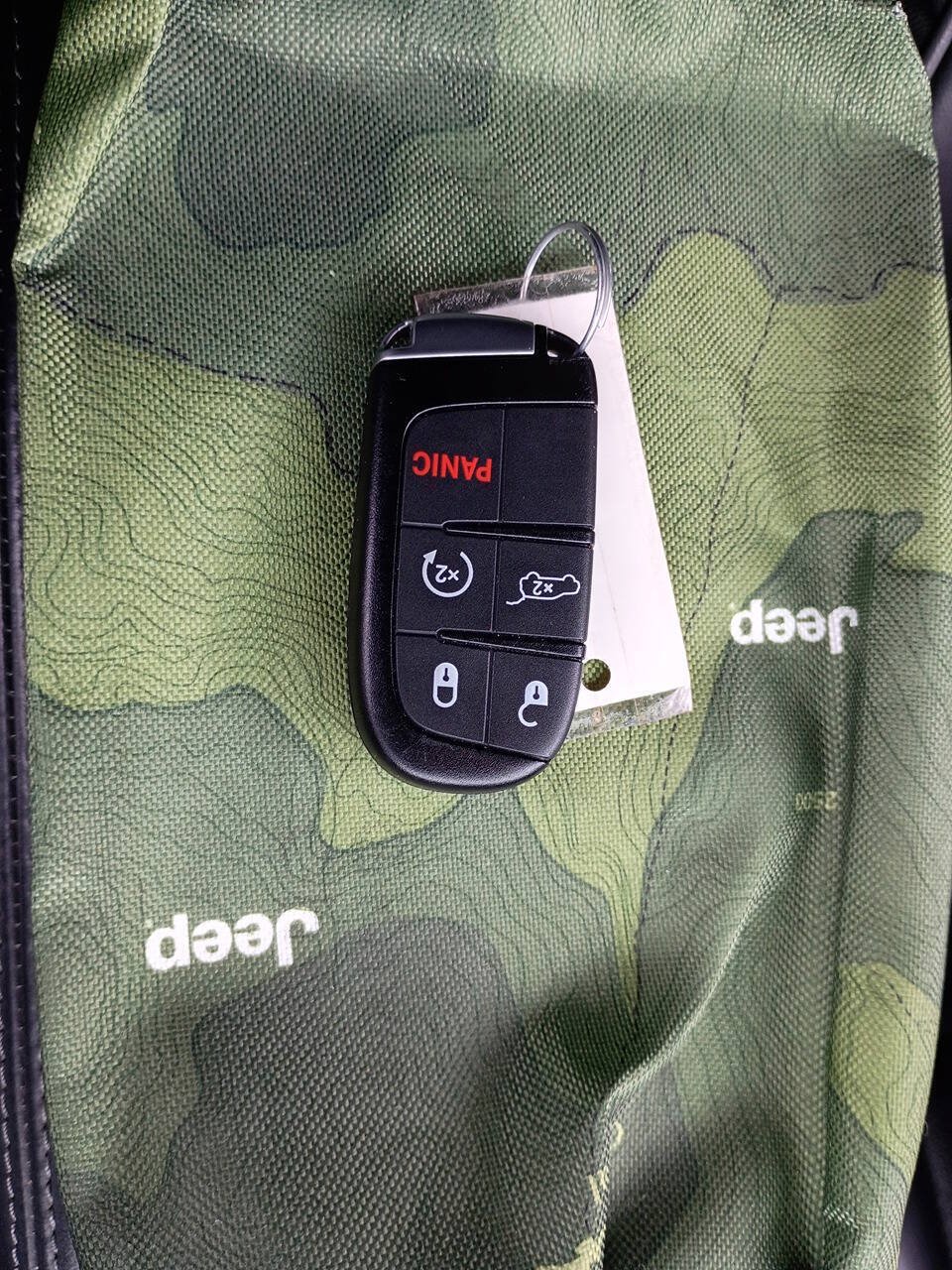 Used 2019 Jeep Grand Cherokee Overland AWD/4WD image 33