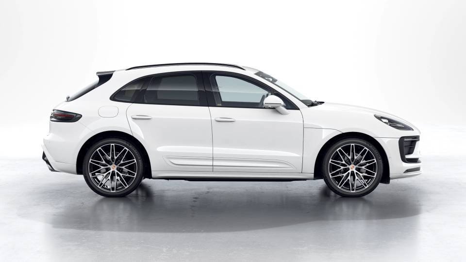 Certified 2026 Porsche Macan AWD/4WD image 6