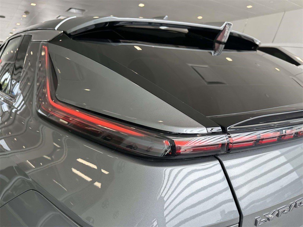 Certified 2024 Cadillac Lyriq Luxury image 9