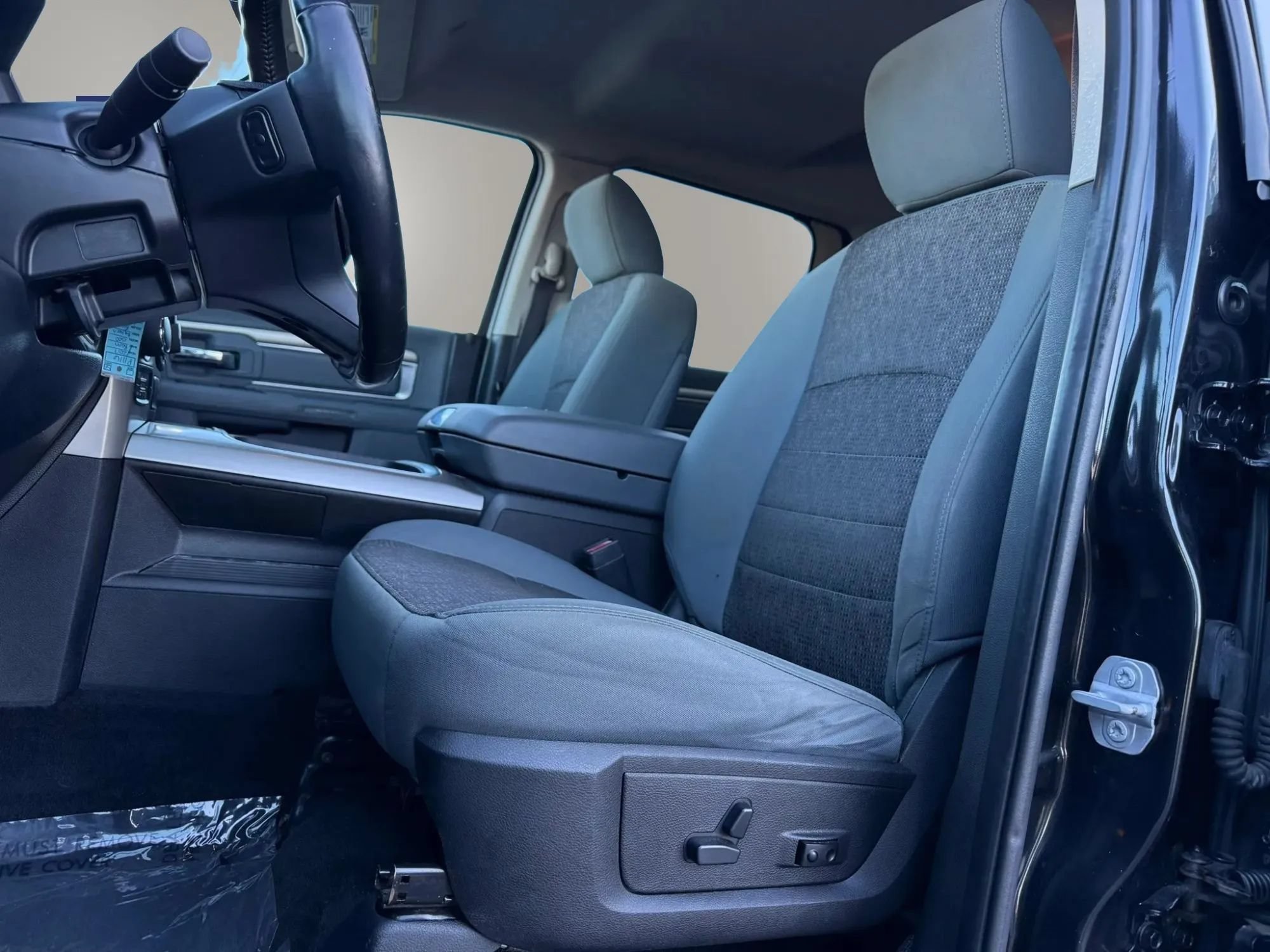Used 2017 RAM 1500 Big Horn AWD/4WD image 10