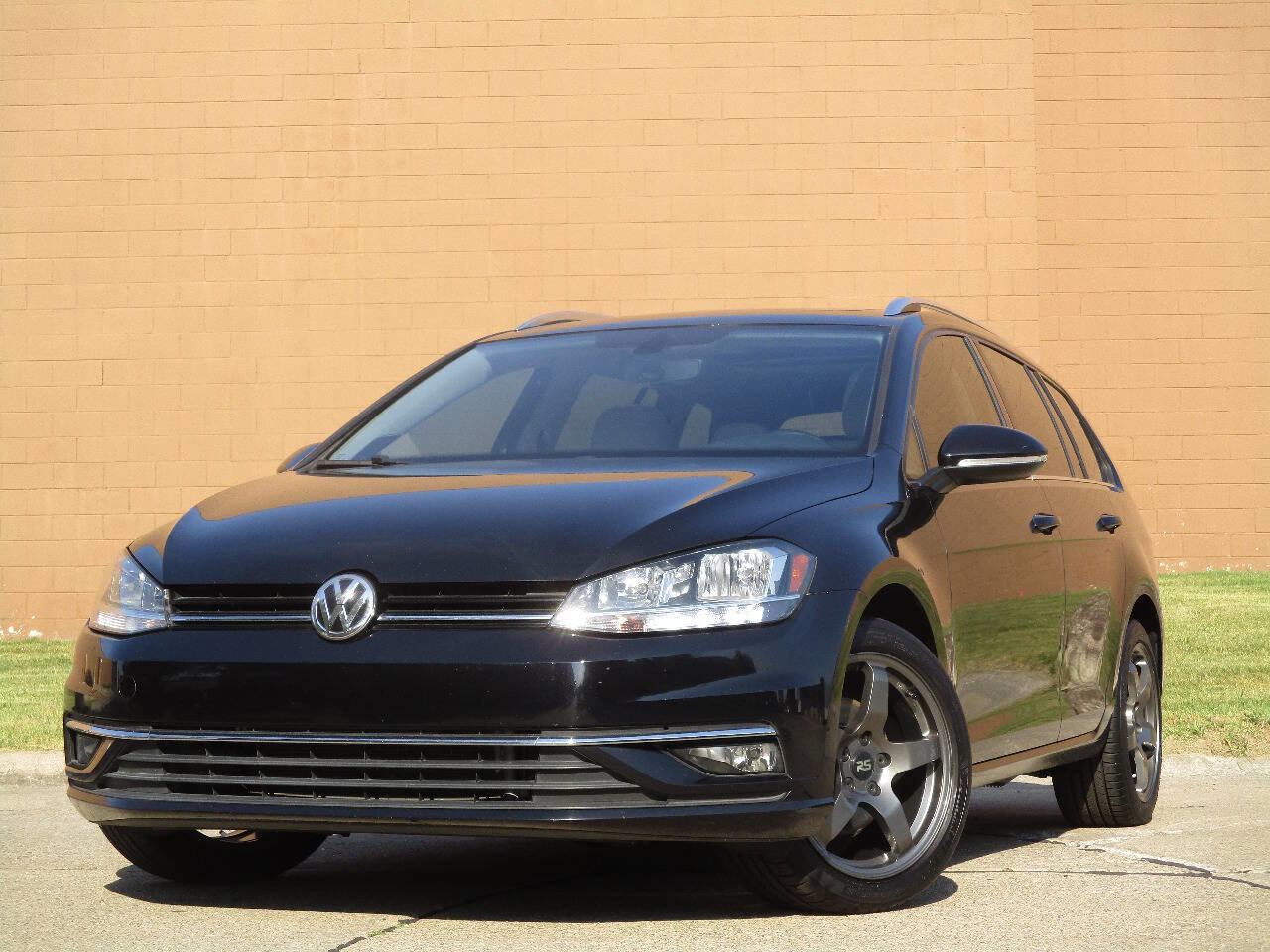 Used 2018 Volkswagen Golf SEL