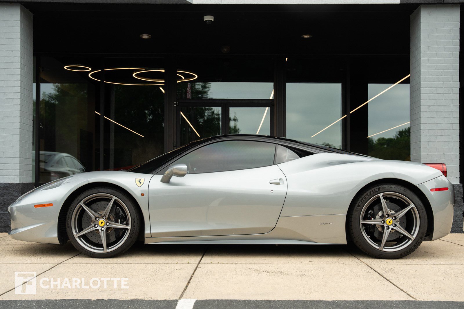 Used 2011 Ferrari 458 Italia Coupe RWD image 7